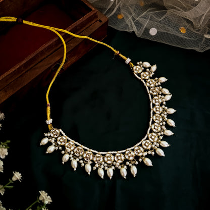 Mitali Kundan Sleek Golden Necklace Set with Earrings & Teeka