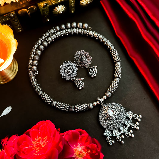 Harshina Hasli Necklace Set