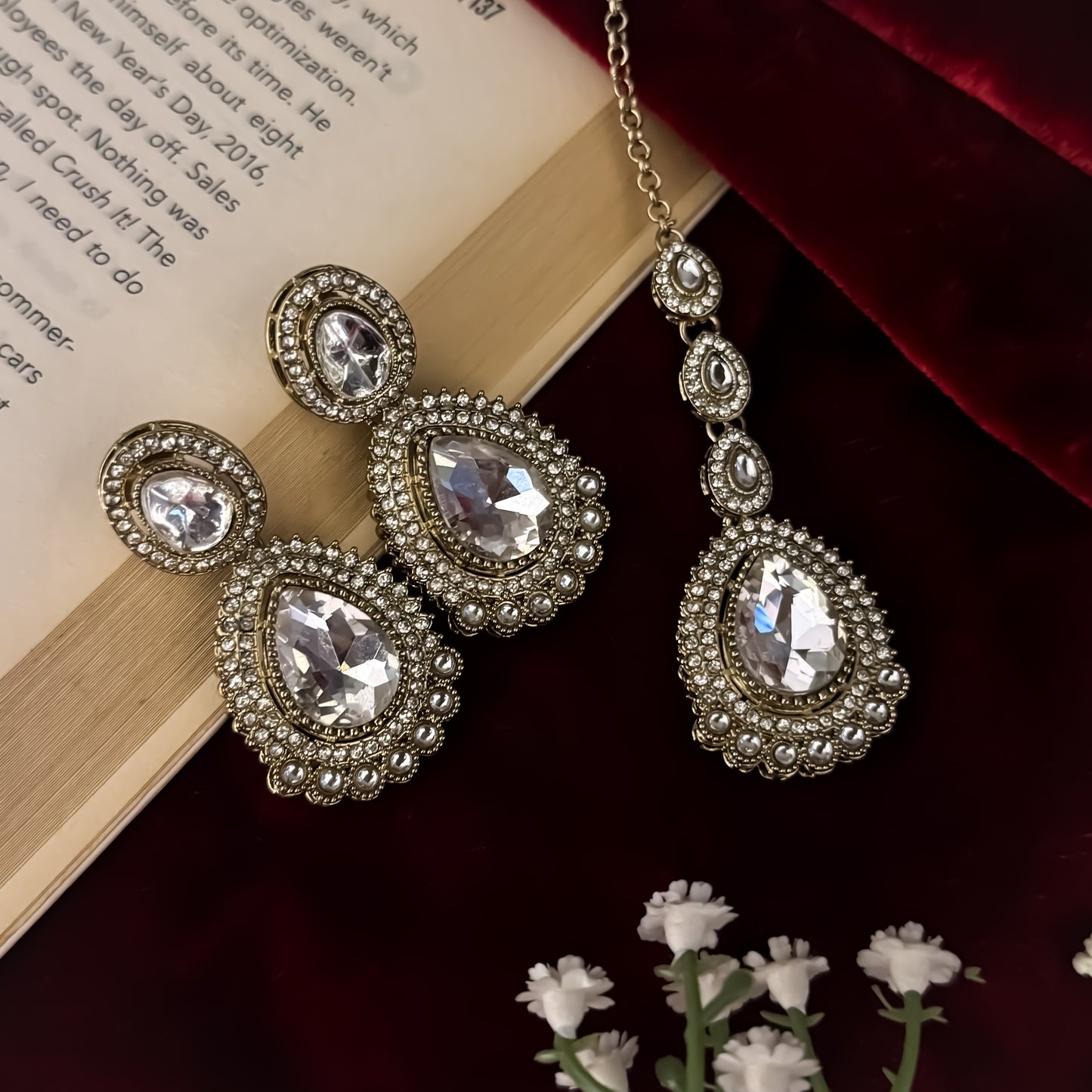 Mannat Royal Kundan Designer Necklace Set - Golden