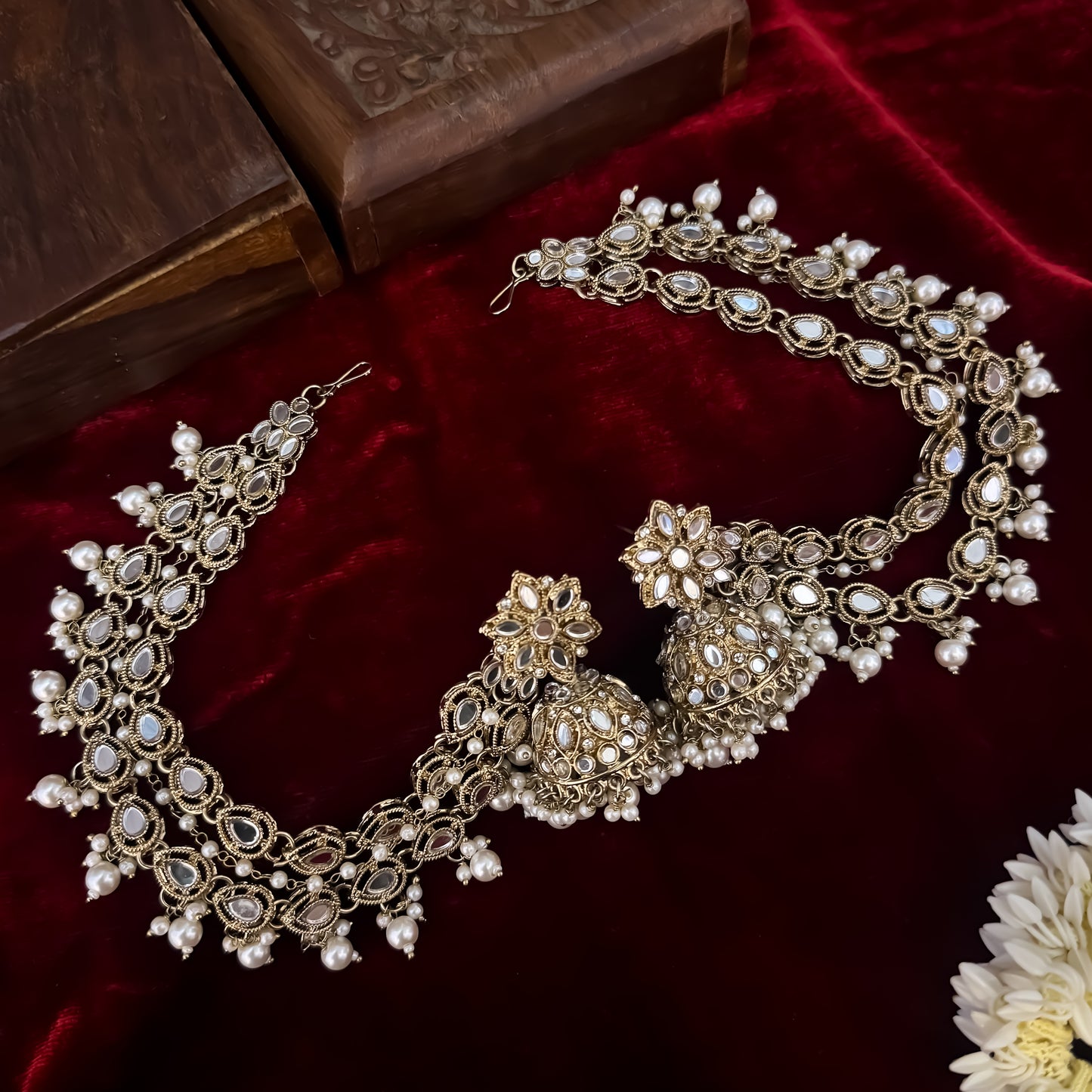 Reem Kundan Necklace Set with Detachable Sahara Earrings - Golden