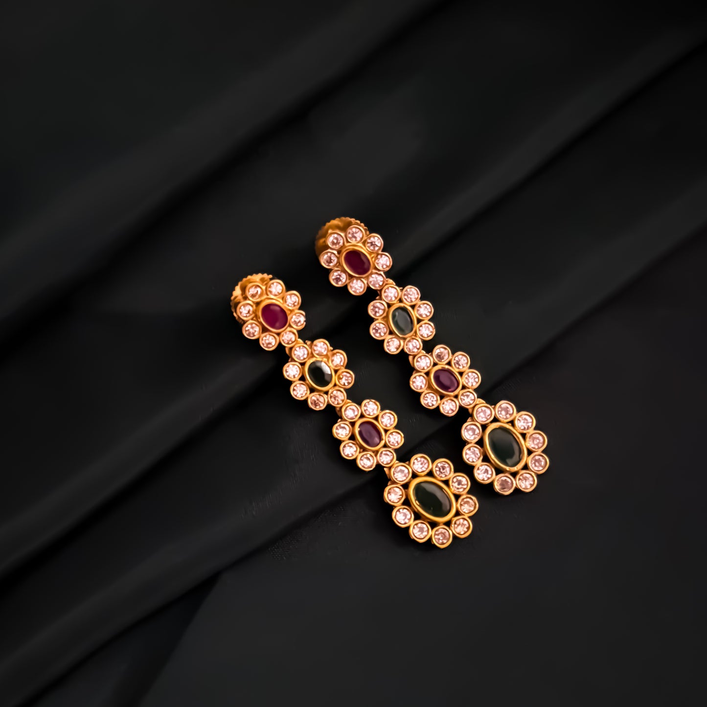 Varnika Cluster AD Necklace Set