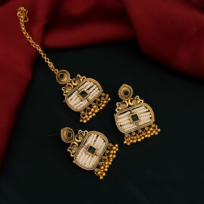 Kinjal Rajwadi Long Necklace Set - Green