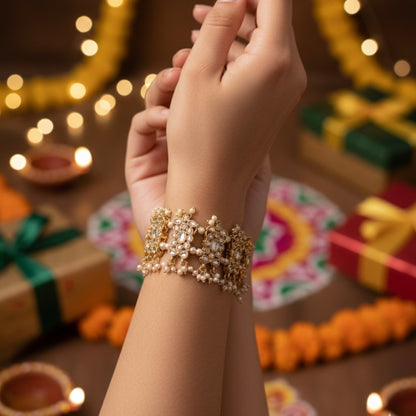 Amara Kundan Adjustable Bracelet - Golden