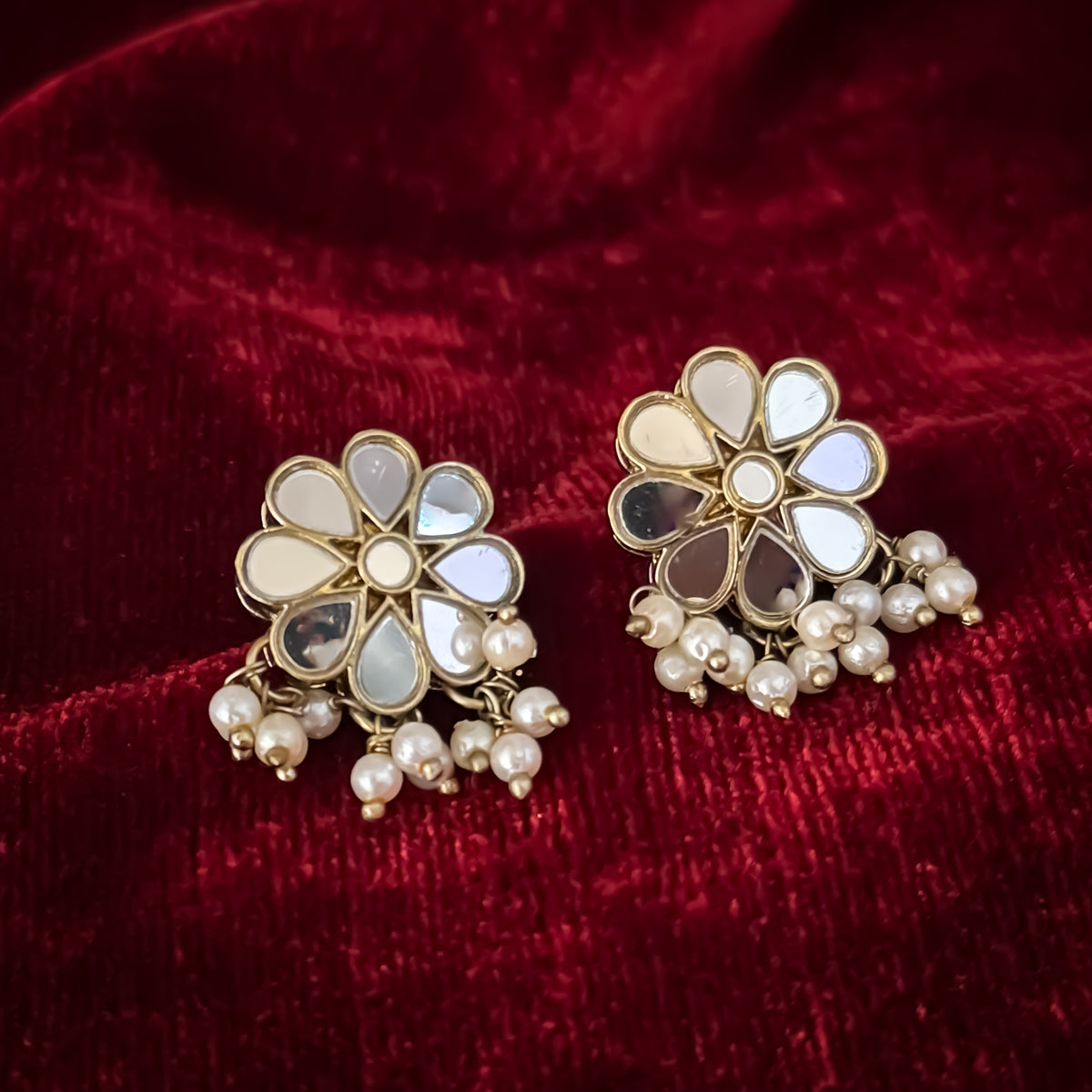 Golden Deeksha Mirror Sleek Necklace Set