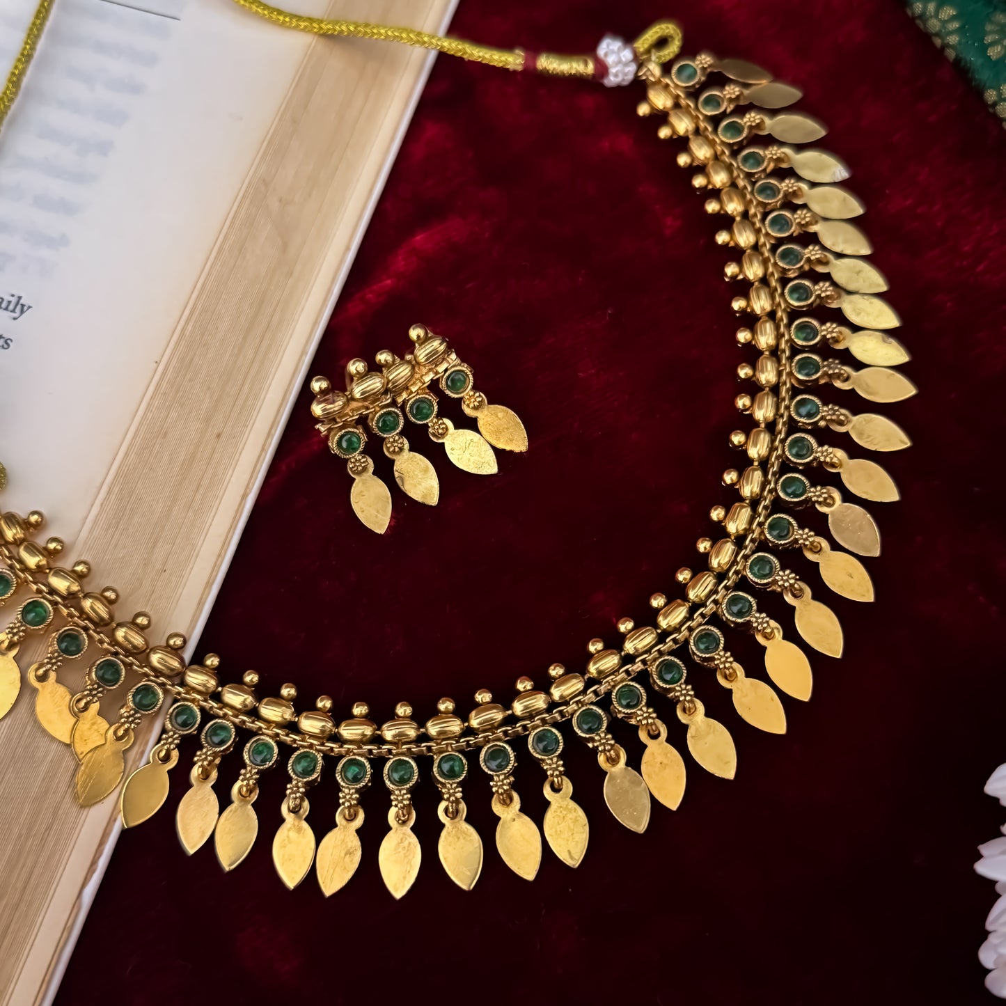 Kiana Temple Choker Necklace Set - Green