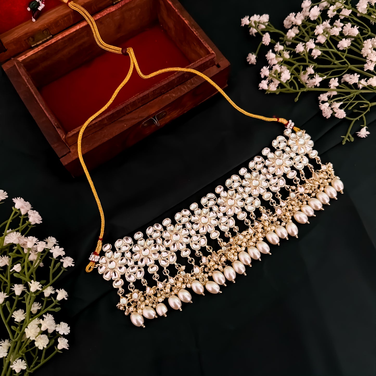 Antara Dabi Kundan Neckalce set - Golden
