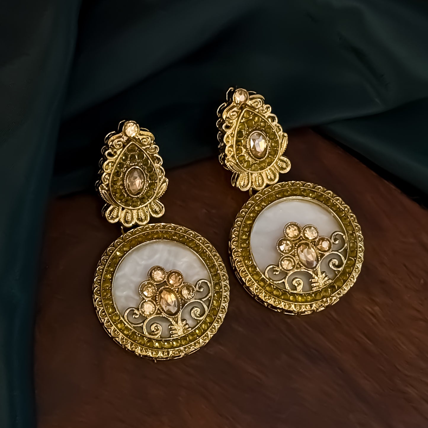 Itika Jadau MOP Chandbali Earrings - Golden