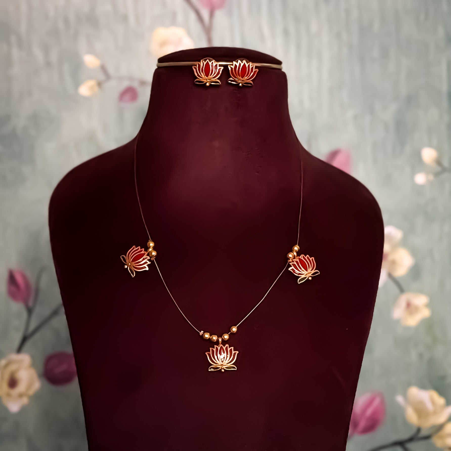 Lotus Invisible Necklace Set