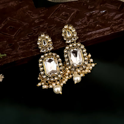 Shriya Royal Kundan Choker Necklace Set - Golden