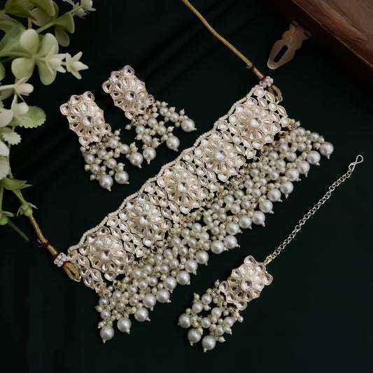 Meher Dabi Kundan Necklace Set- Golden