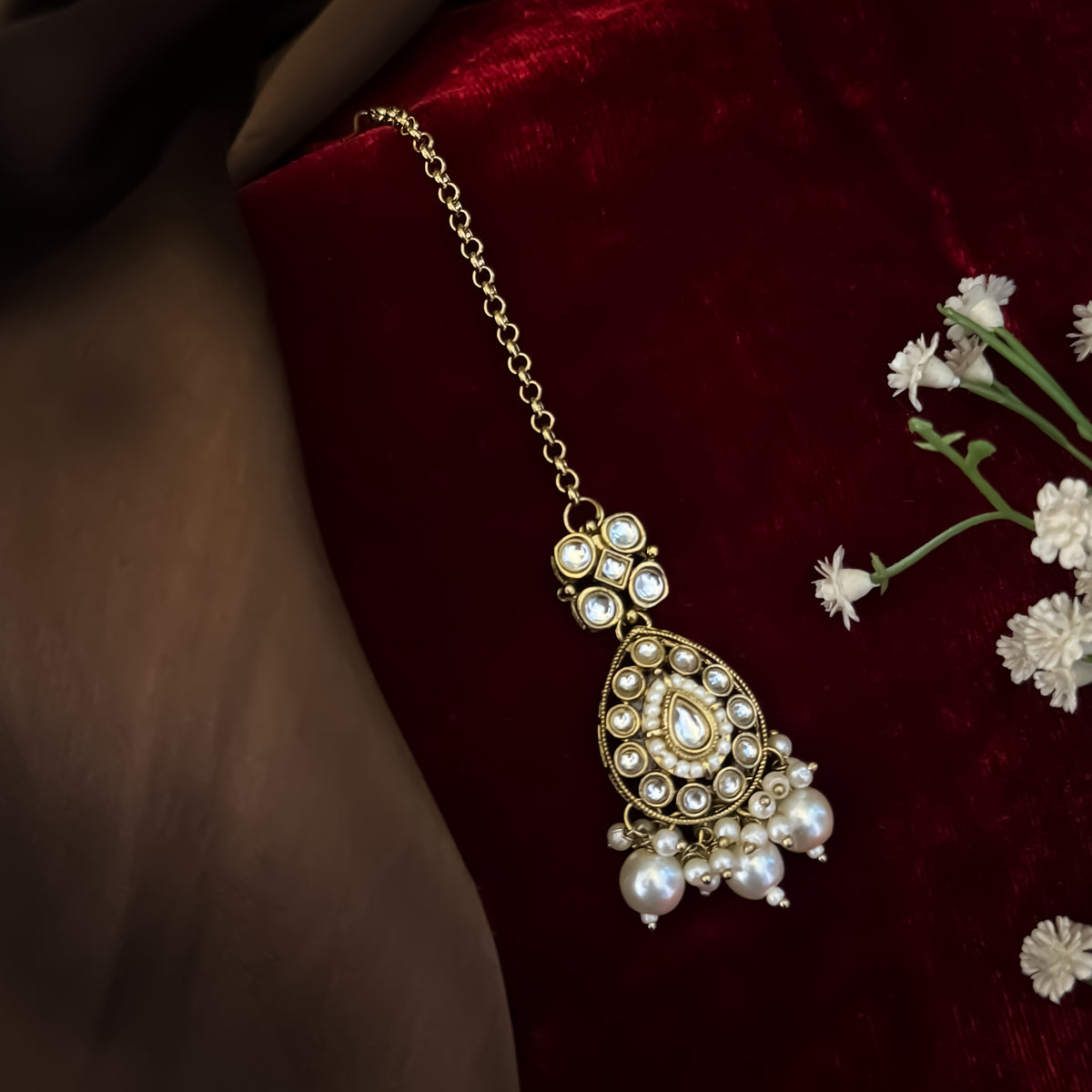 Golden Pallavi Kundan Choker Necklace Set