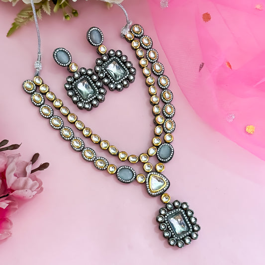 Shayna  Kundan Necklace Set 