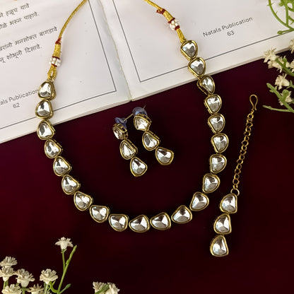 Golden Pakhi Uncut Kundan Necklace Set