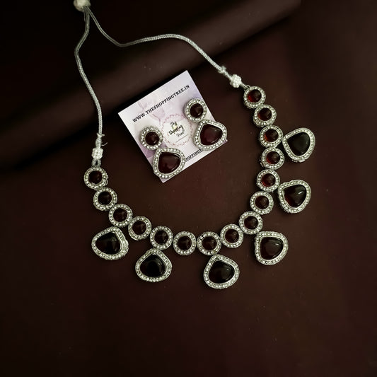 Minal Monalisa Stone Necklace Set- Maroon