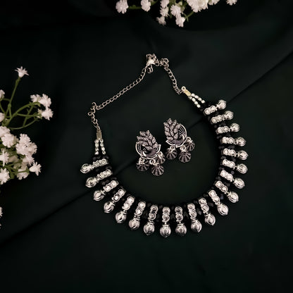 Nikan Necklace Set with Earrings - Silver