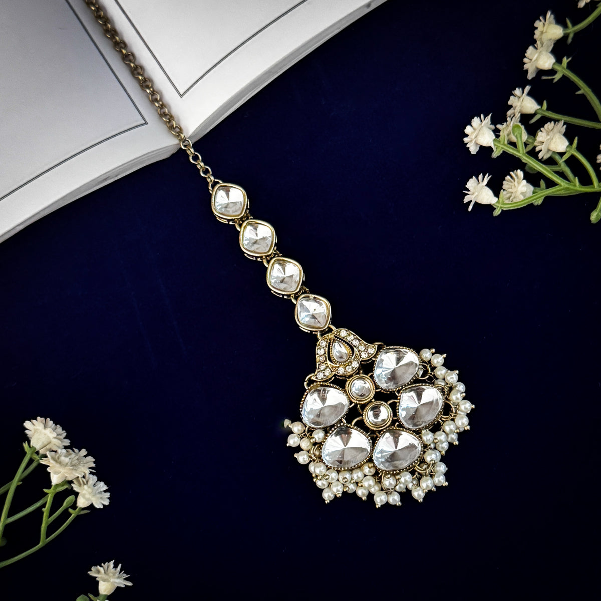 Golden Maahika Premium Necklace Set