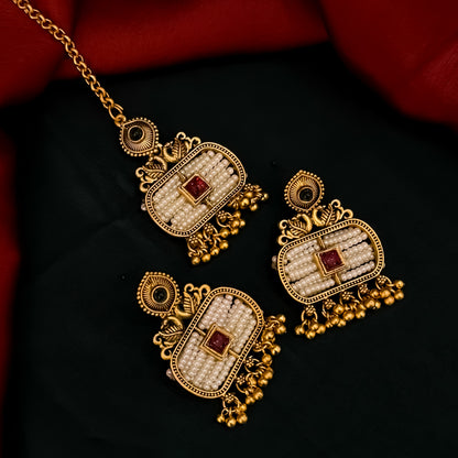 Kinjal Rajwadi Long Necklace Set - Green & Pink