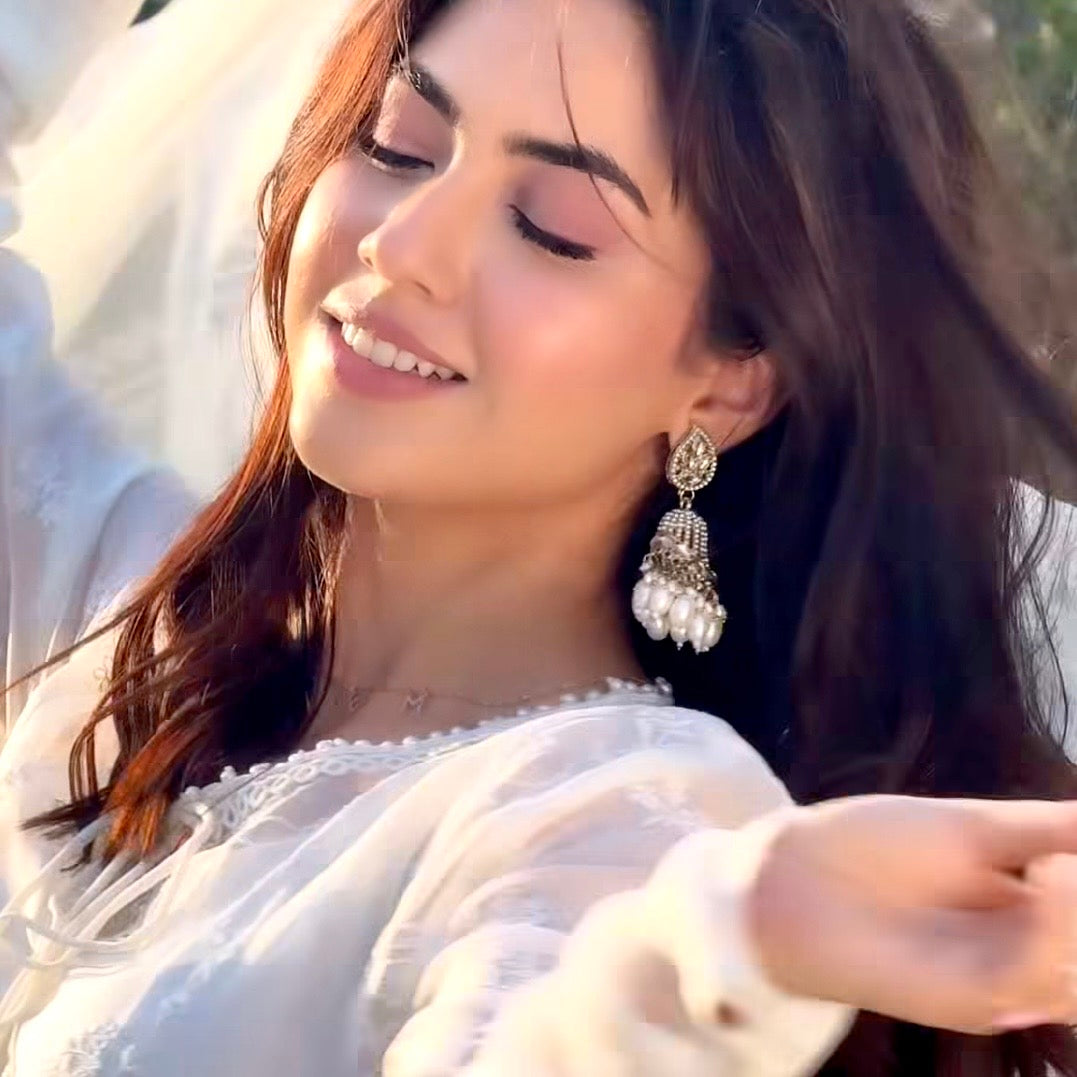 Maheer Jadau Jhumka Earrings - Golden/Ivory