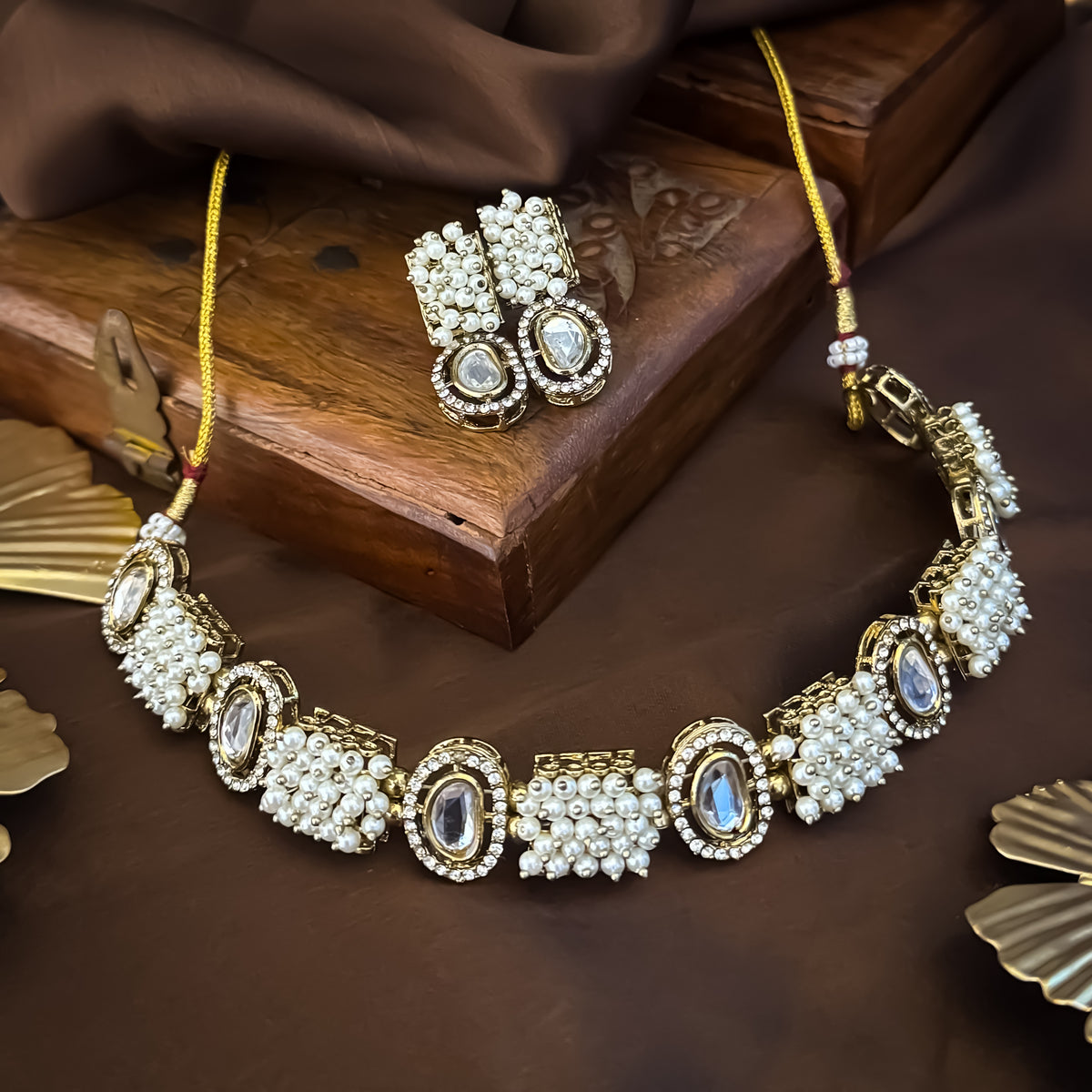 Golden Twisha Kundan Ganthan Choker Necklace Set