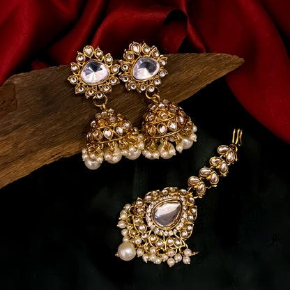 Sunaina Kundan Choker Necklace Set - Golden