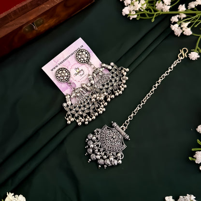 Anika Necklace Set with Earrings & Teeka -Silver