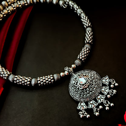 Harshina Hasli Necklace Set