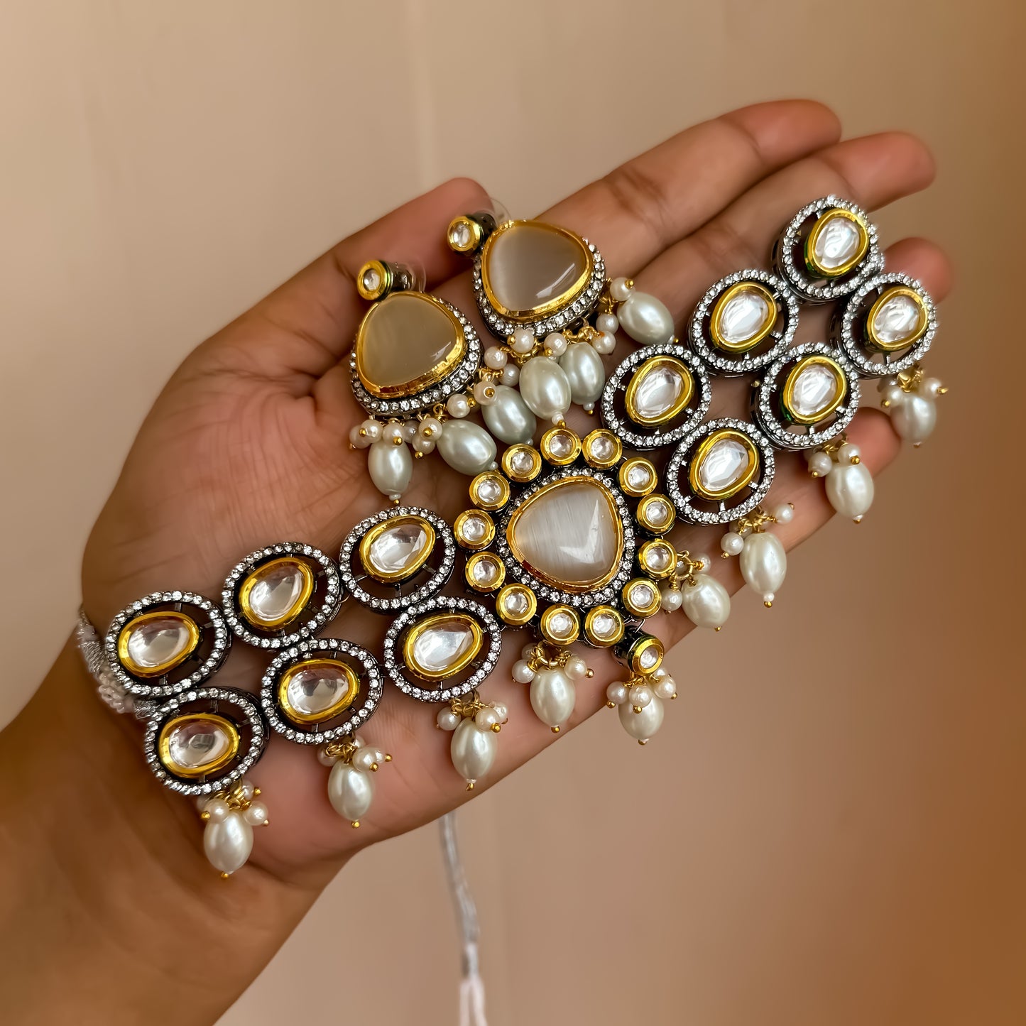 Devyani Kundan Necklce Set-Golden