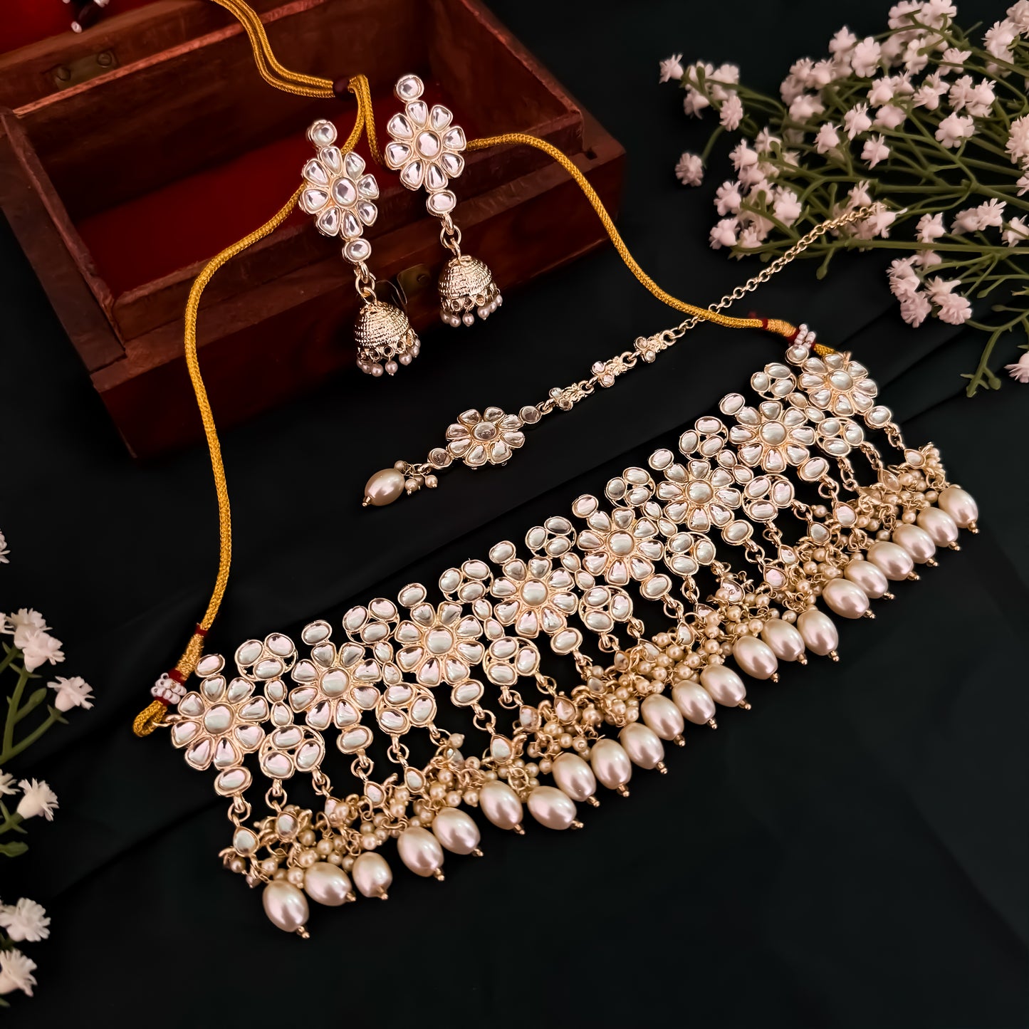 Antara Dabi Kundan Neckalce set - Golden