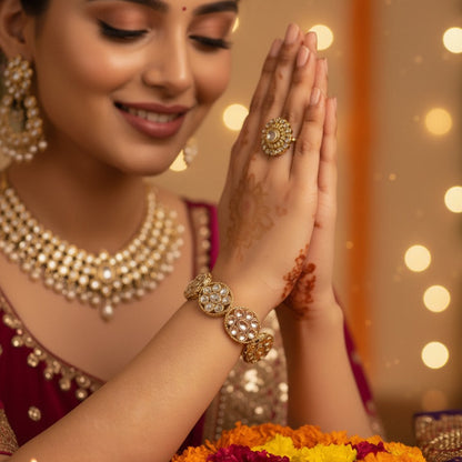 Akriti Kundan Openable Bangles/Kada- Golden