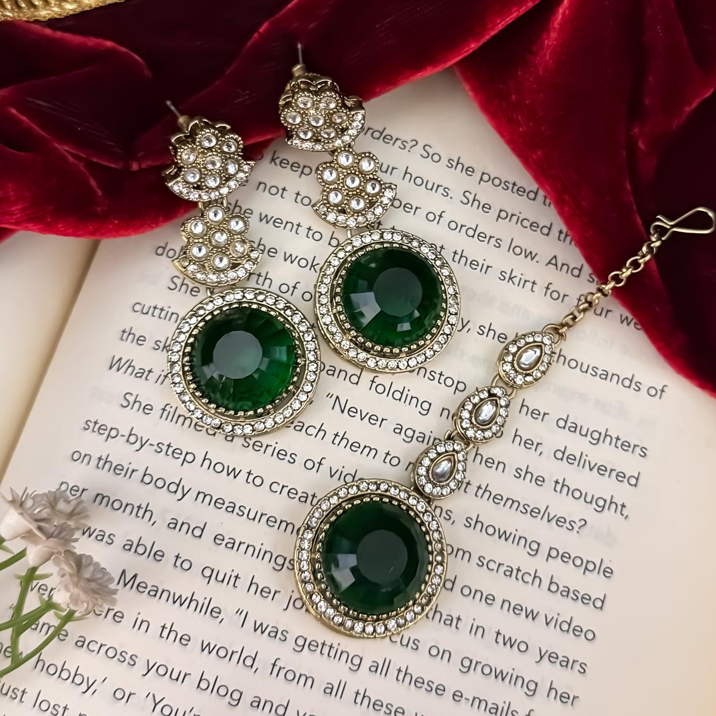 Naira AD Polki Look Alike Necklace Set - Green