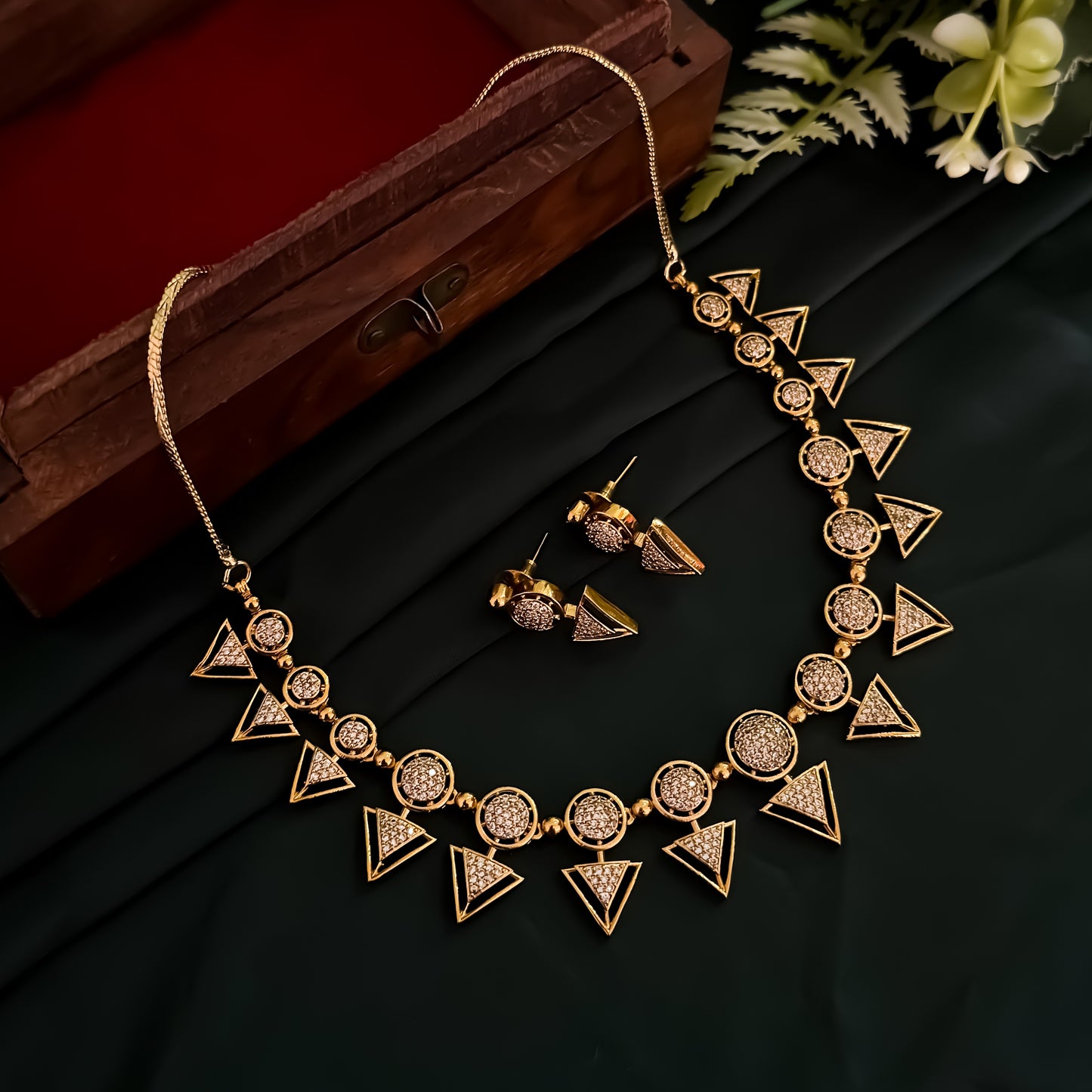 Varnika AD Necklace Set