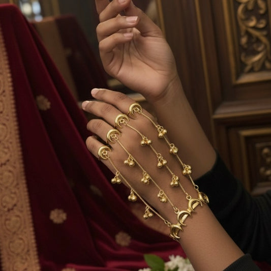 Chandani Premium Kashmiri Brass Ghungroo Haathphool - Golden