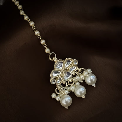 Arveen Pearl Kundan Necklace Set - Golden