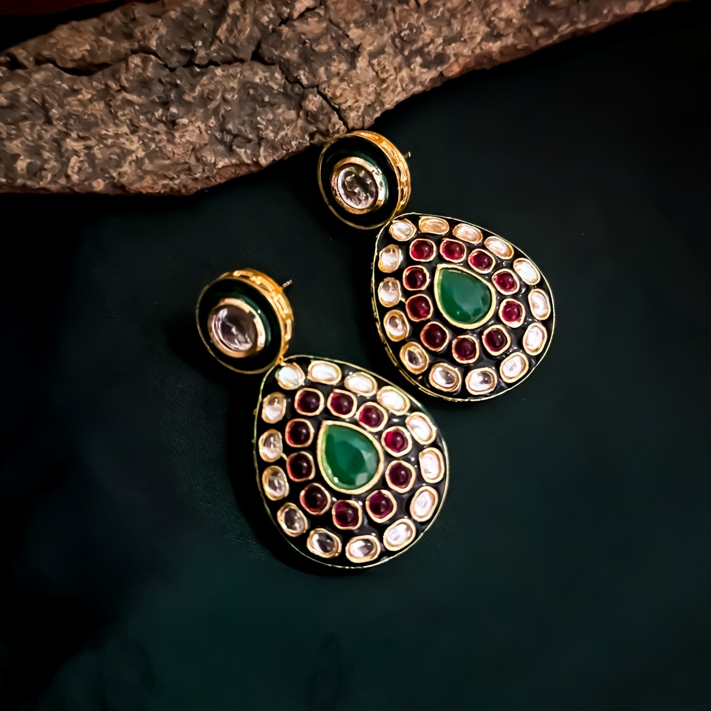 Vivika Vilandi Kundan Premium Necklace Set