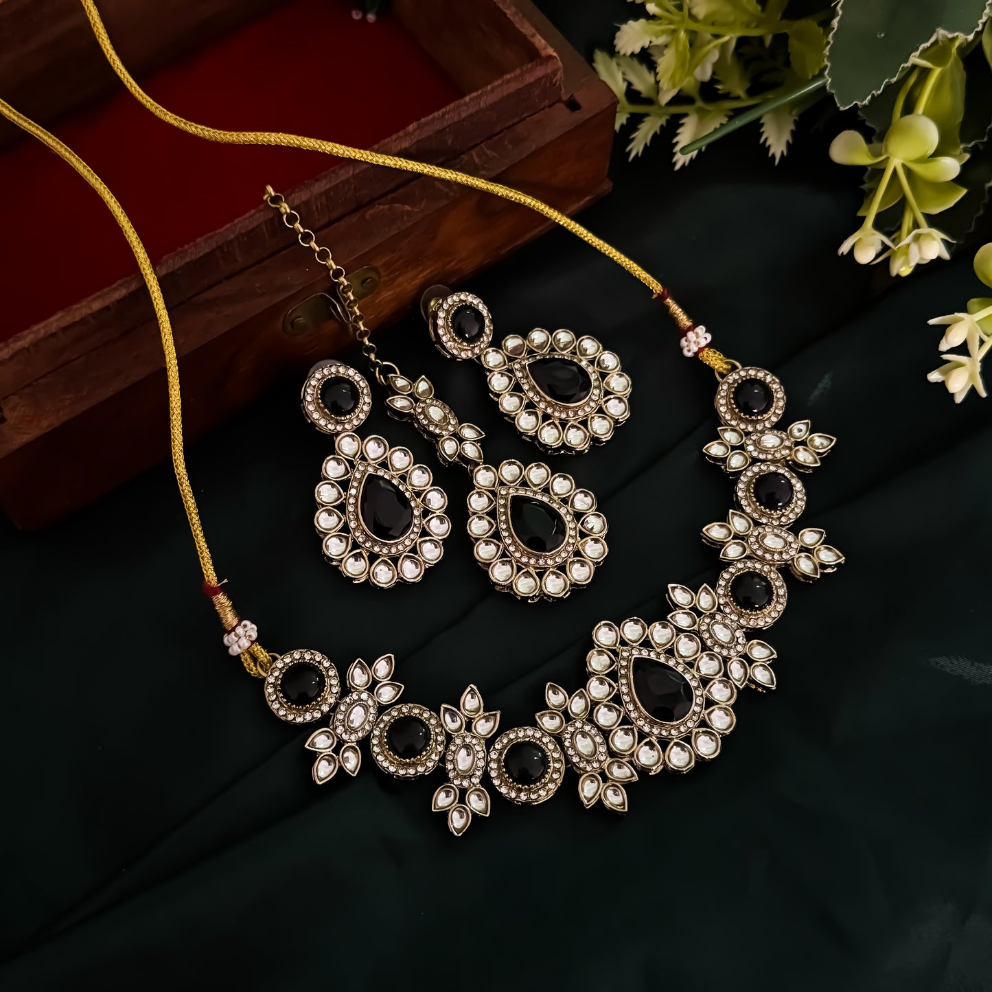 Israt Kundan Necklace Set - Black