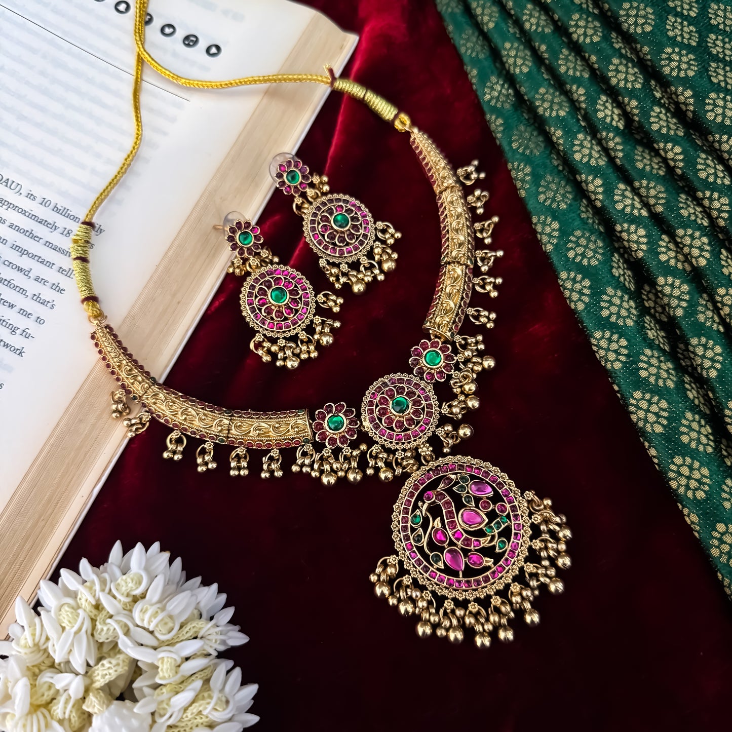 Sanvi Hasli Temple Necklace Set - Pink & Green