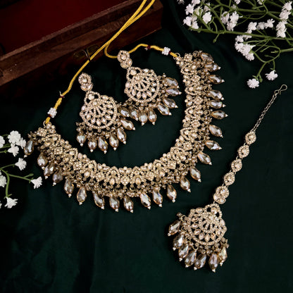 Kunja Jadau Necklace Set - Golden