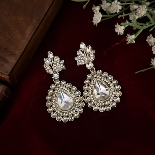Mansi Kundan Drop Earrings - Golden