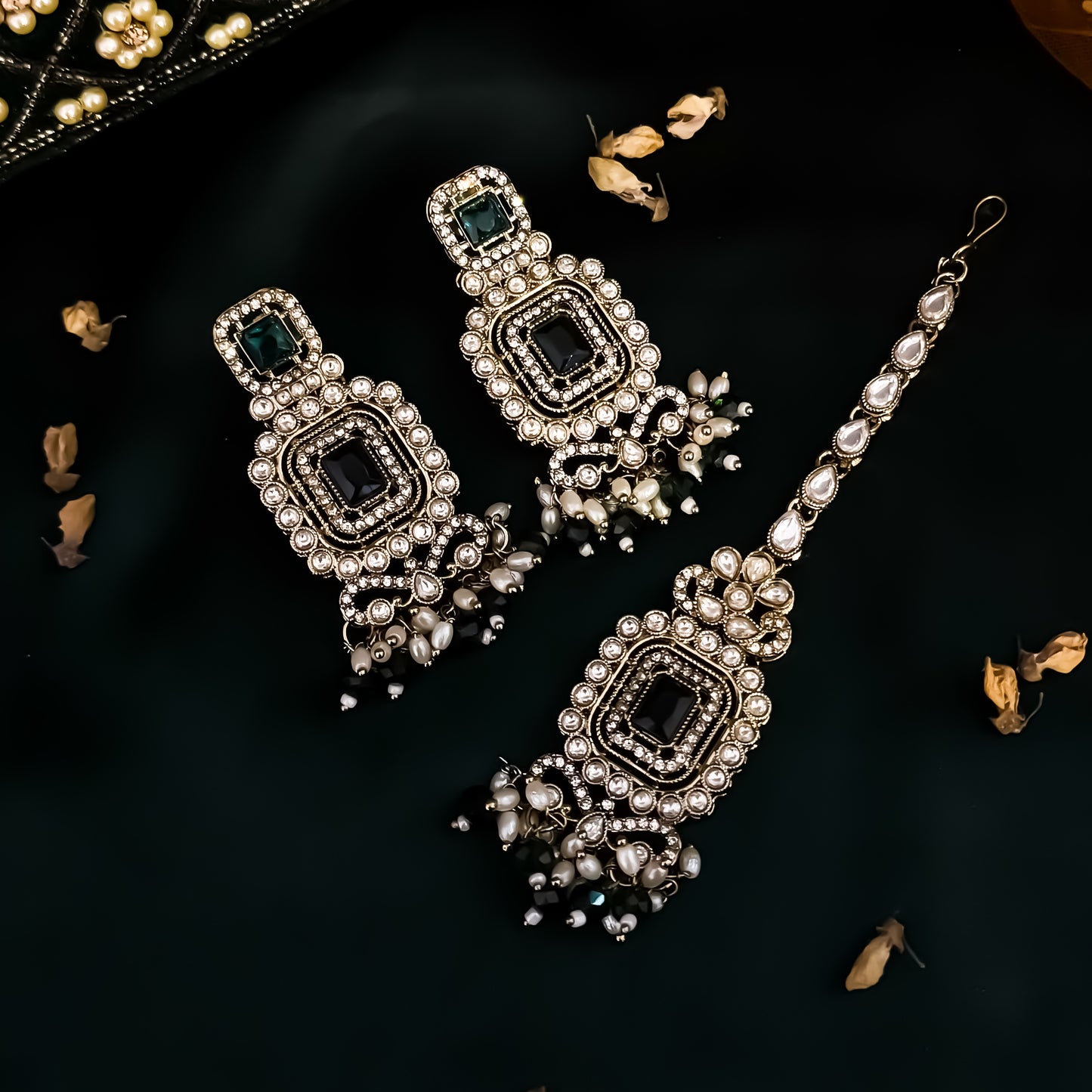 Shipra Premium Victorian AD Style Necklace Set - Green