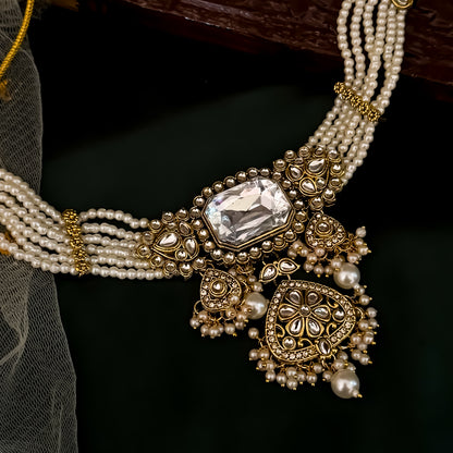 Shriya Royal Kundan Choker Necklace Set - Golden