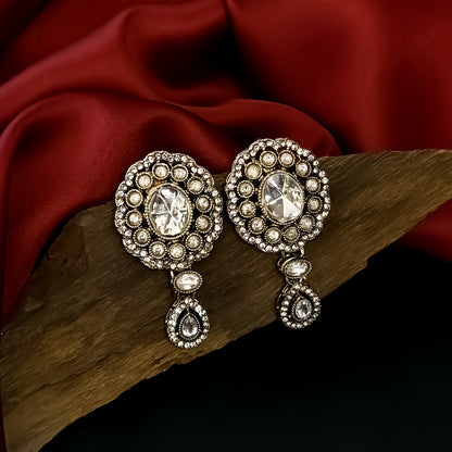 Rumani Premium Victorian Style Choker Necklace Set- Golden