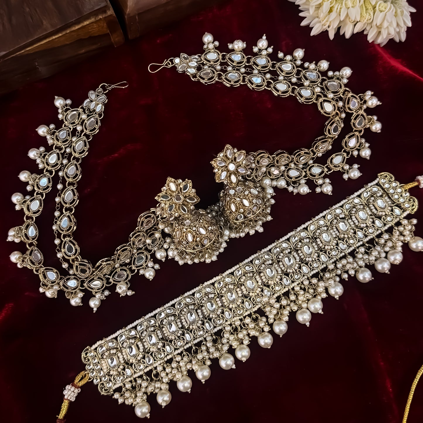 Reem Kundan Necklace Set with Detachable Sahara Earrings - Golden