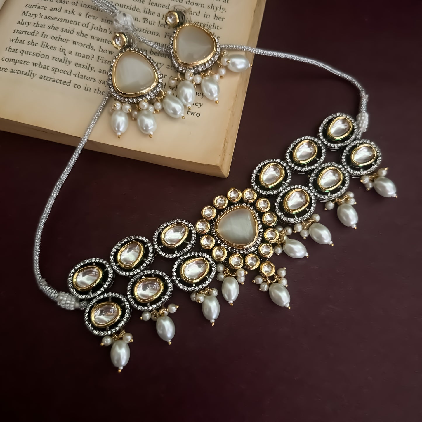 Devyani Kundan Necklce Set-Golden