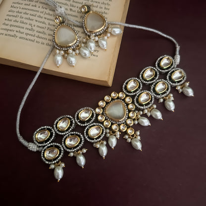 Devyani Kundan Necklce Set-Golden