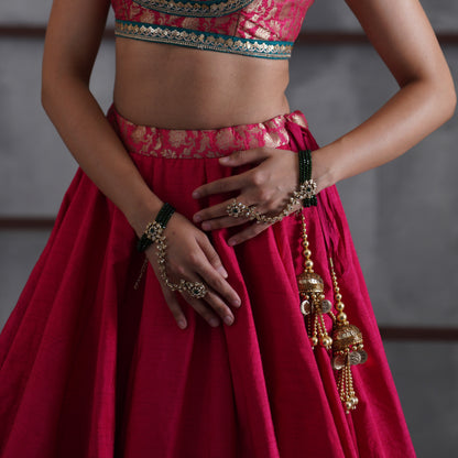 Neerja Premium Reverse AD Haathphool - Golden & Green