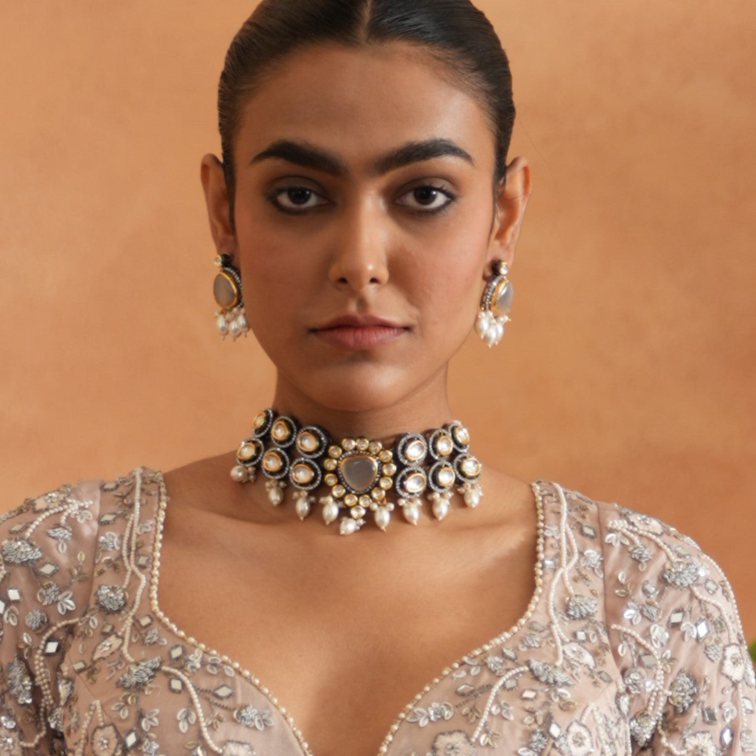 Devyani Kundan Necklce Set-Golden