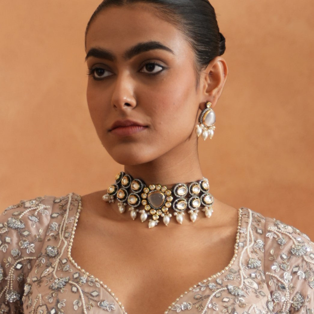 Devyani Kundan Necklce Set-Golden