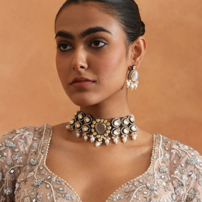 Devyani Kundan Necklce Set-Golden