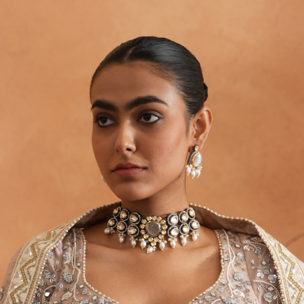 Devyani Kundan Necklce Set-Golden
