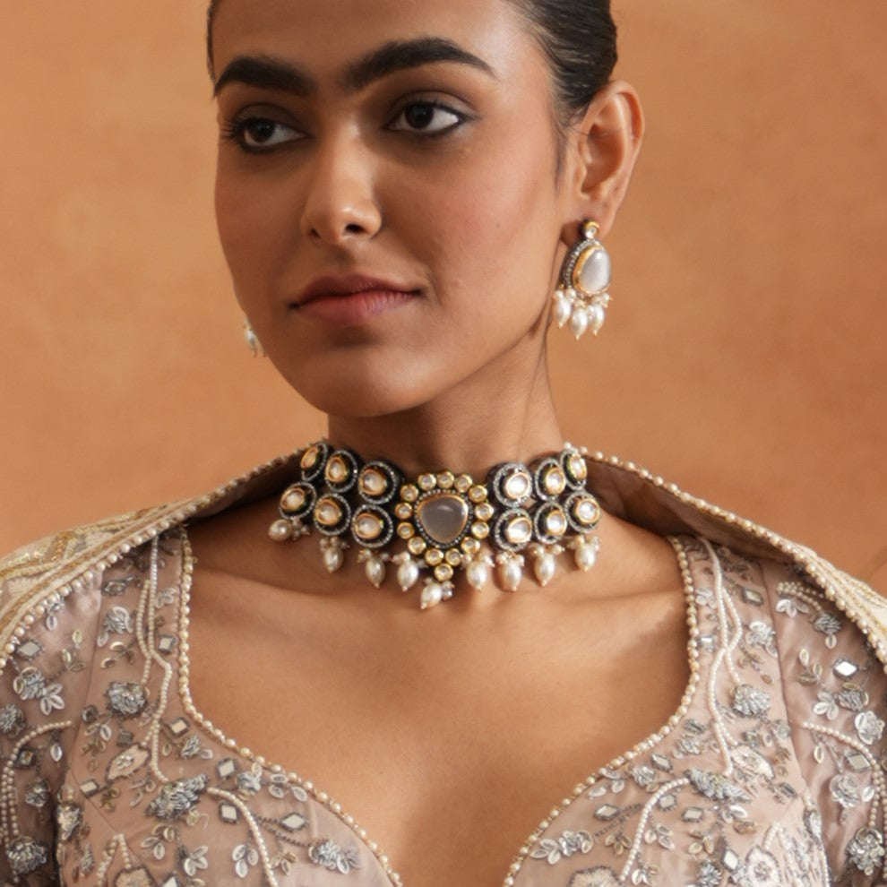 Devyani Kundan Necklce Set-Golden